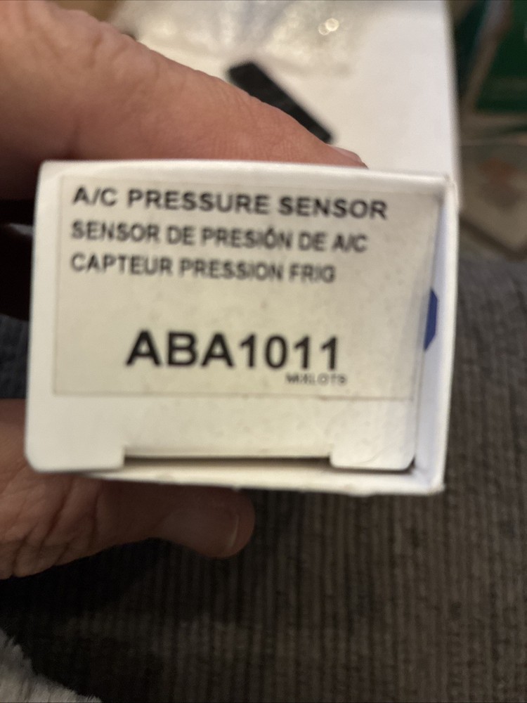 A/C Refrigerant Pressure Sensor CARQUEST ABA1011