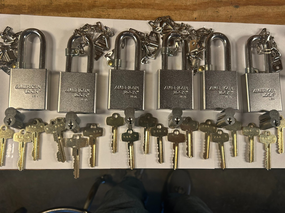 6-American Lock 3261 keyed different