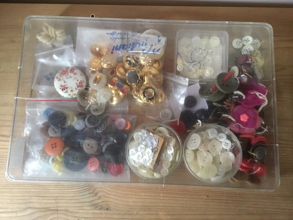 Mixed Button Box