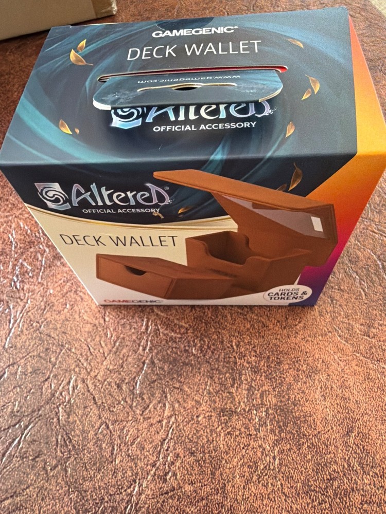 Altered Deck Wallet Brown Gamegenic