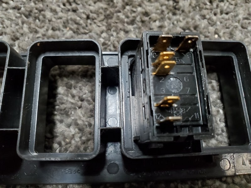 Volvo SWITCH PANEL Dash Panel 3175616 - FREE SHIPPING