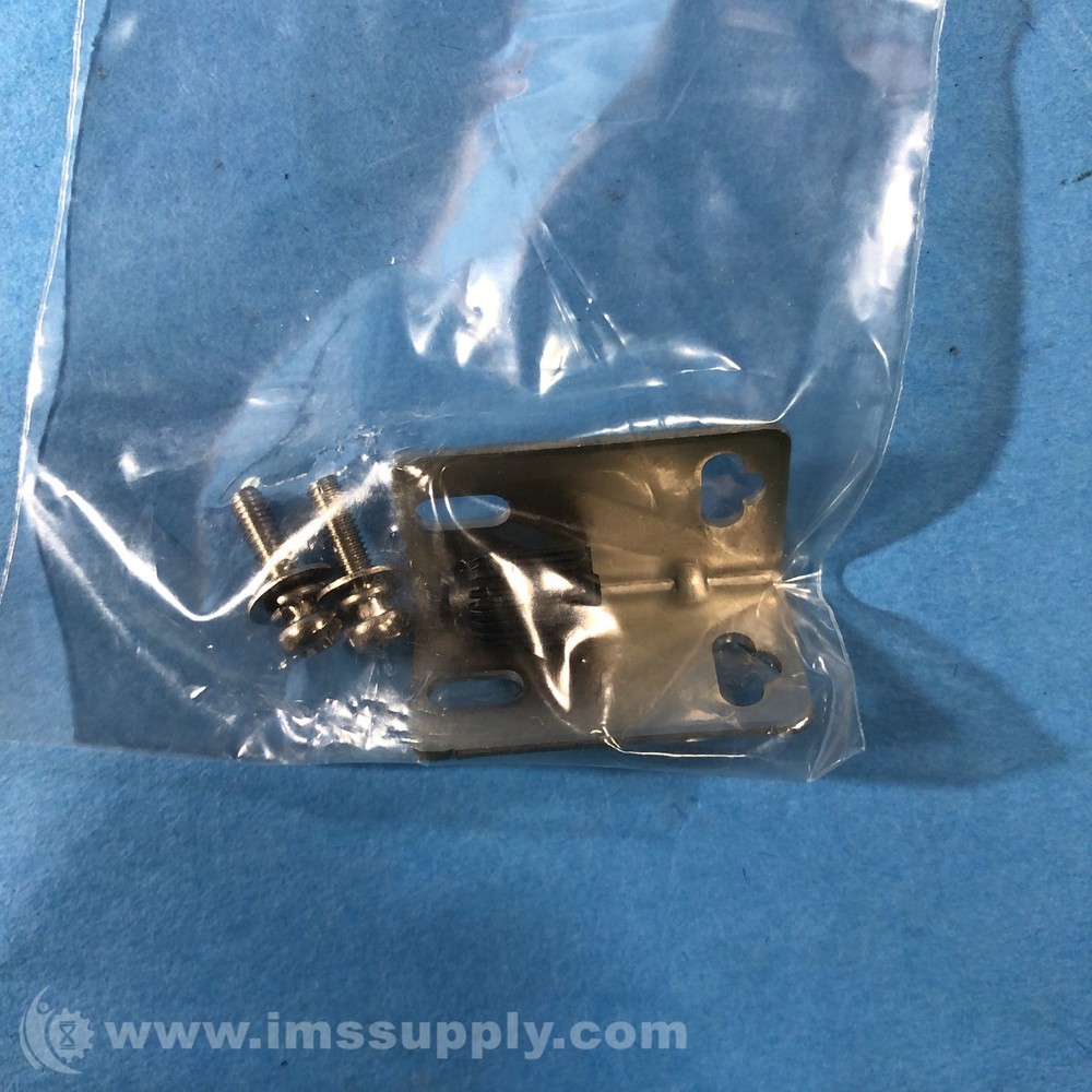 Omron E3S-AD31 Photoelectric Sensor, Diffuse Reflective FNIP