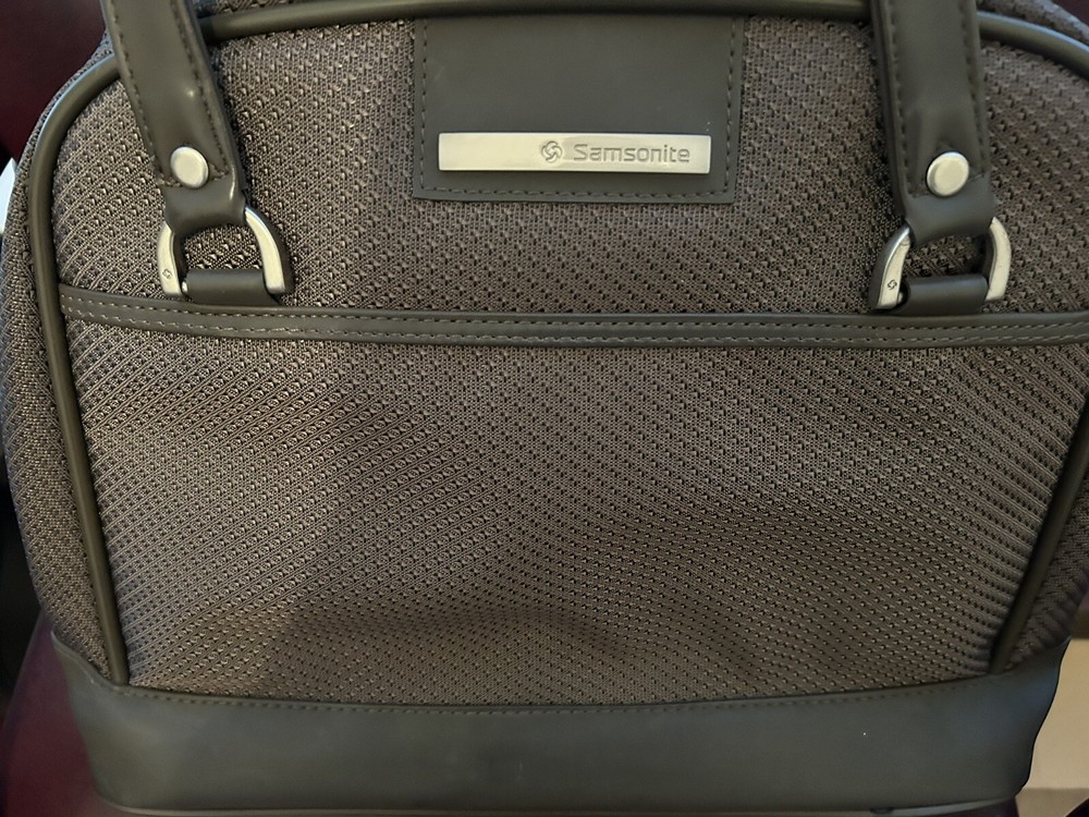 Samsonite overnight/laptop shoulder bag