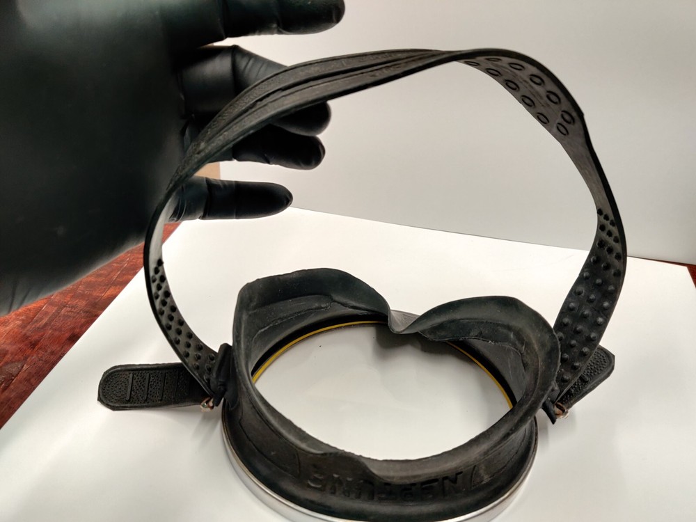 VTG Neptune Mask Scuba Diving Divers Triangular Round Rare Shape Adjustable