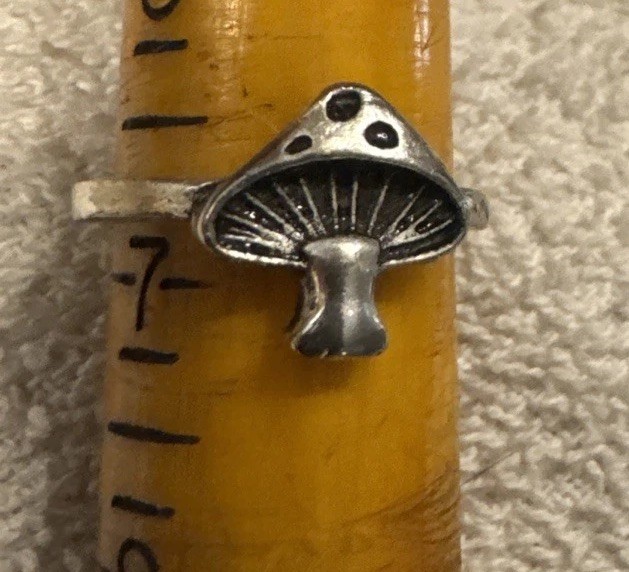 6 3/4 size,Sterling Silver hippie Mushroom Ring, Handmade Silver Toadstool vtg