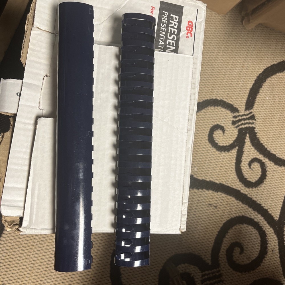 84 Pieces 1-1/2 diameter 19 ring surelock bindings Navy