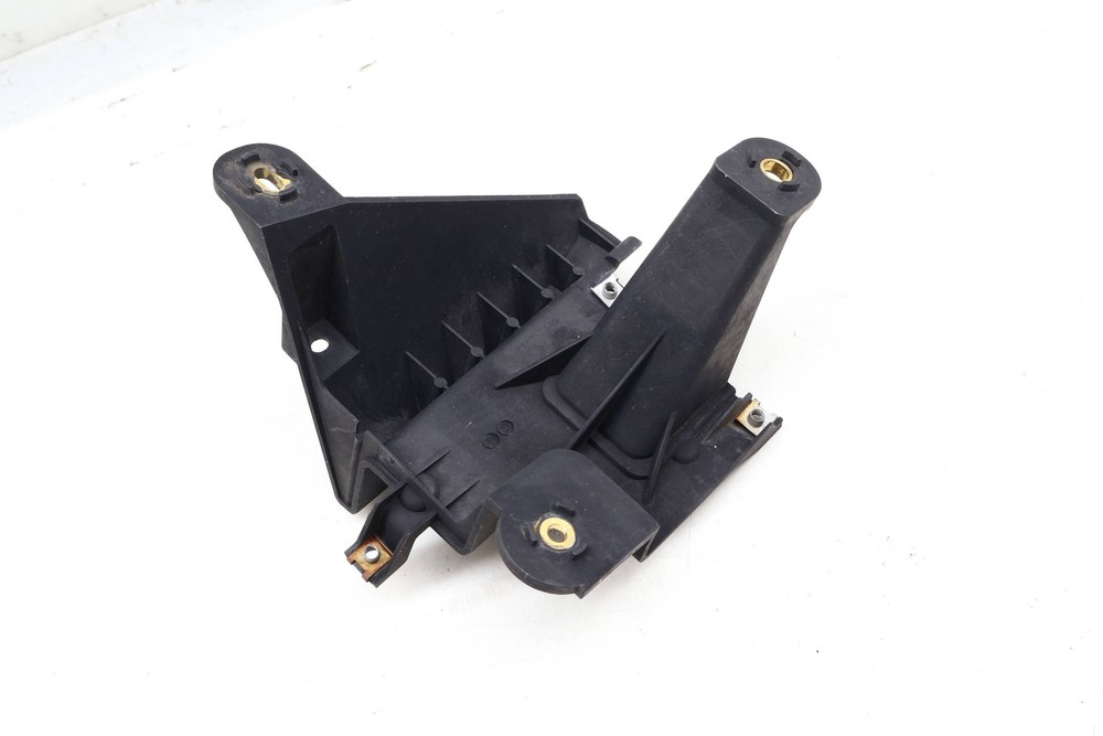 2015-2018 PORSCHE CAYENNE - Right LANE Change Assist Control Module Bracket