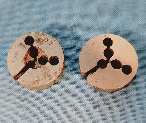 HEX RETHREADING DIE ASSORTMENT (LOT OF 13)