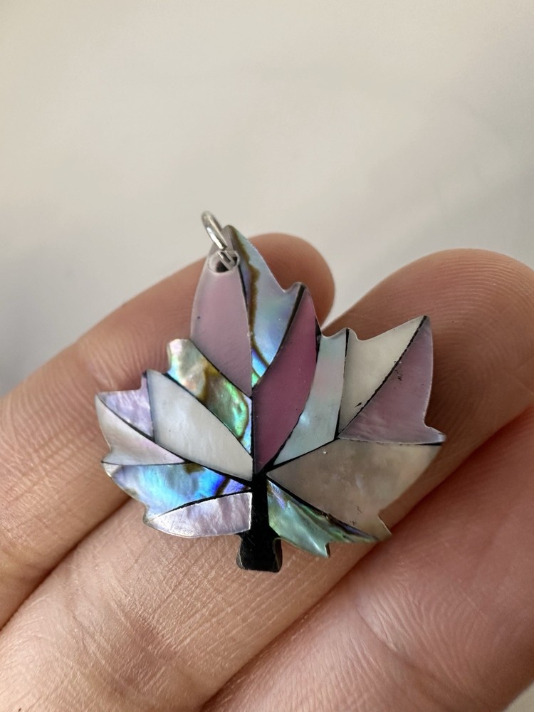 Glacier Pearle Maple Leaf Charm Pendant