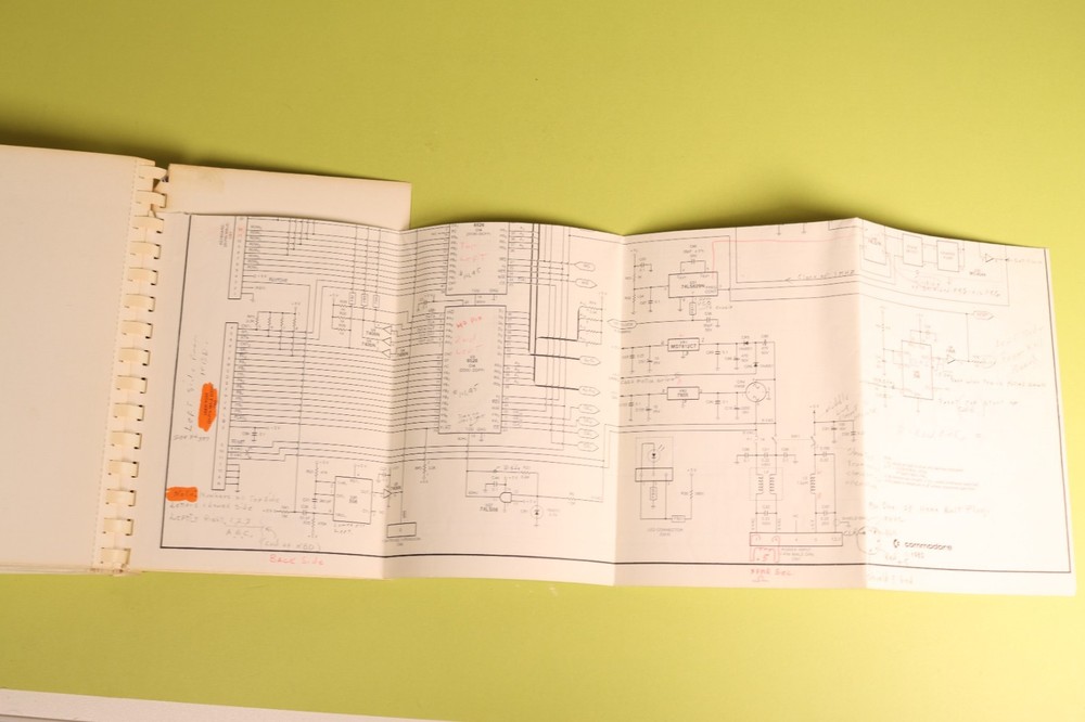Commodore 64 Programmer's Reference Guide First Edition 7th Printing 1983