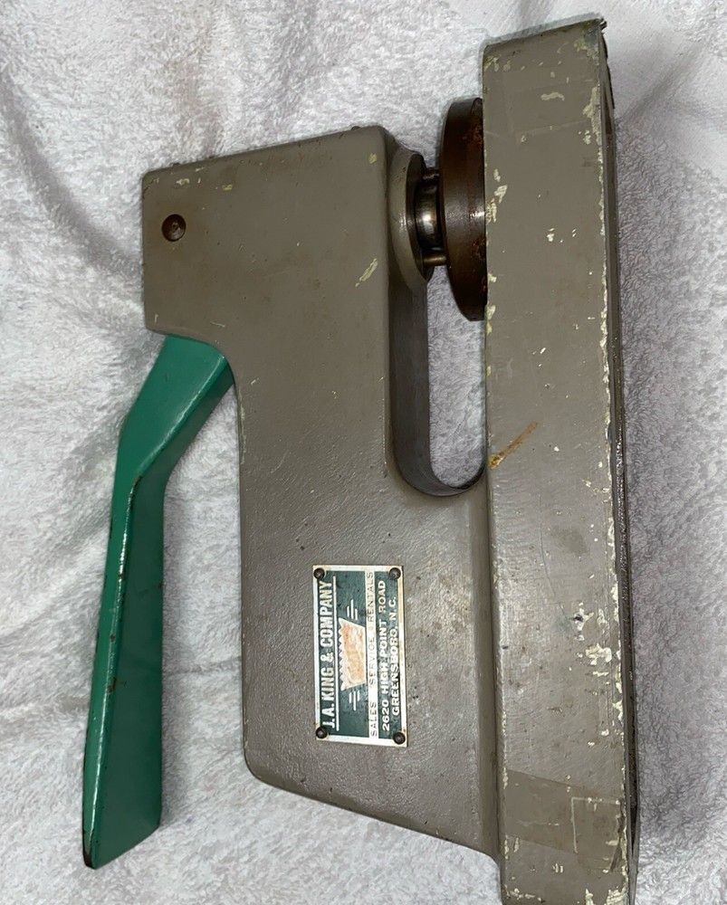 J.A. KING CO Mechanical Sample Cutter MODEL 3090AC