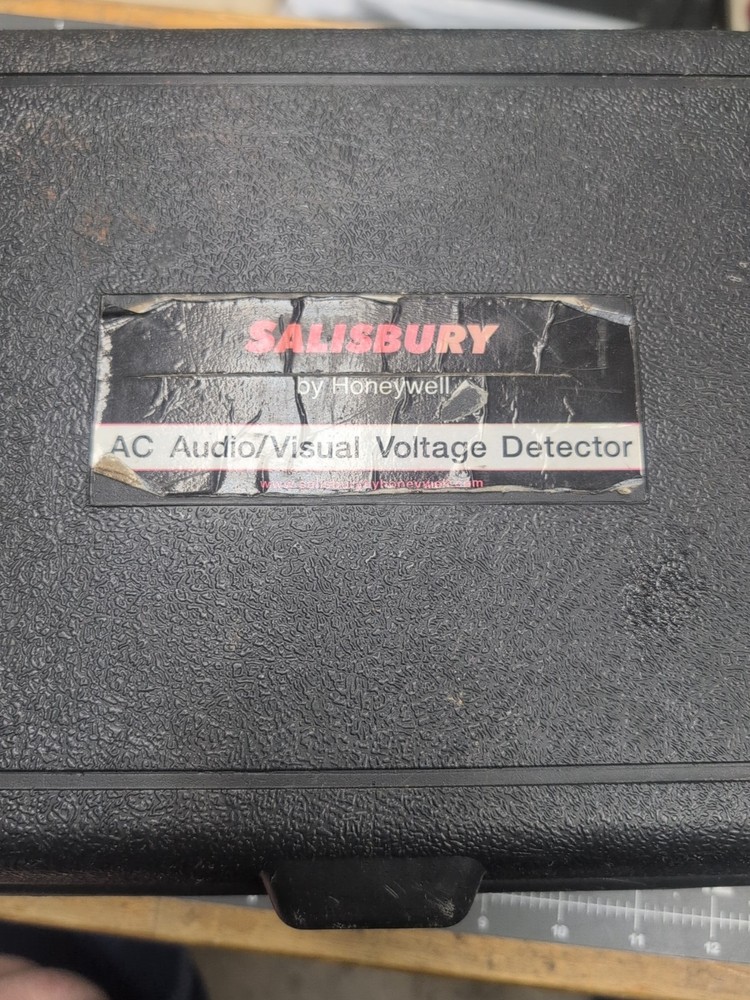 Salisbury 4344 AC Audio/Visual Voltage Detector