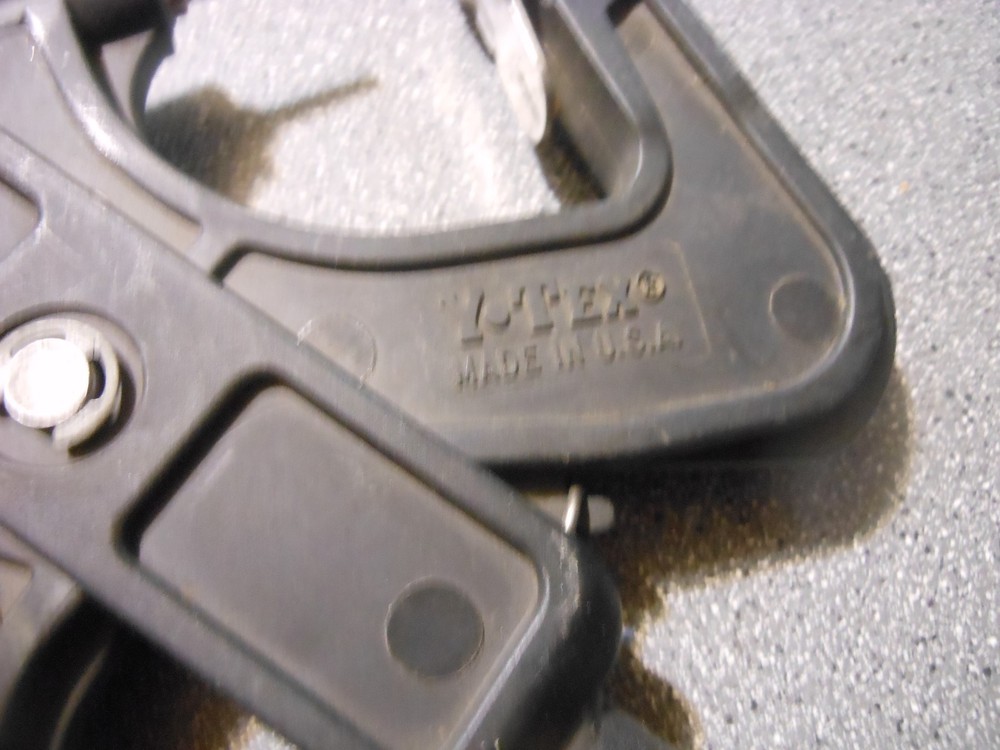 Y-Tex Ear Tagger Visual Cattle Cow Identification Reo