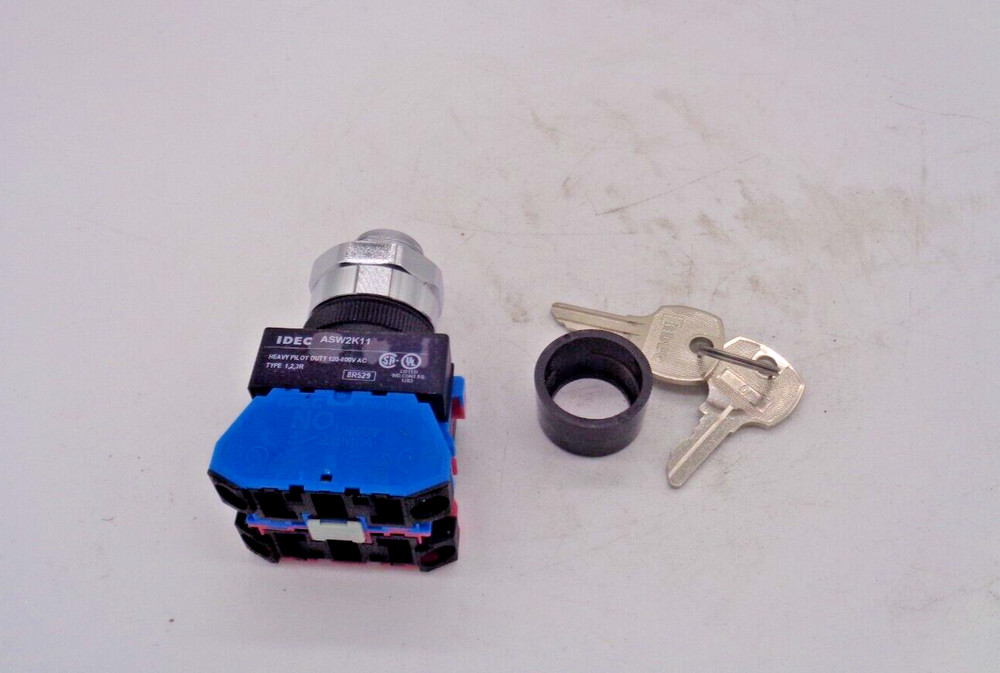 IDEC ASW2L11 2 POSITION SELECTOR SWITCH W KEYS, NEW