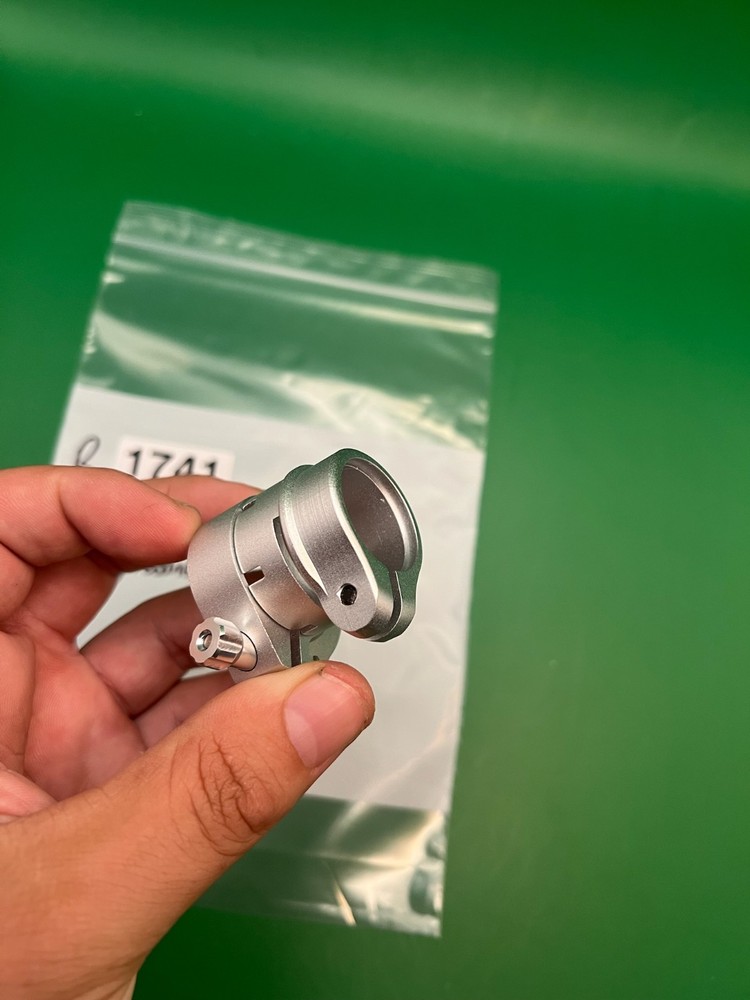 Autococker Clamping Feedneck