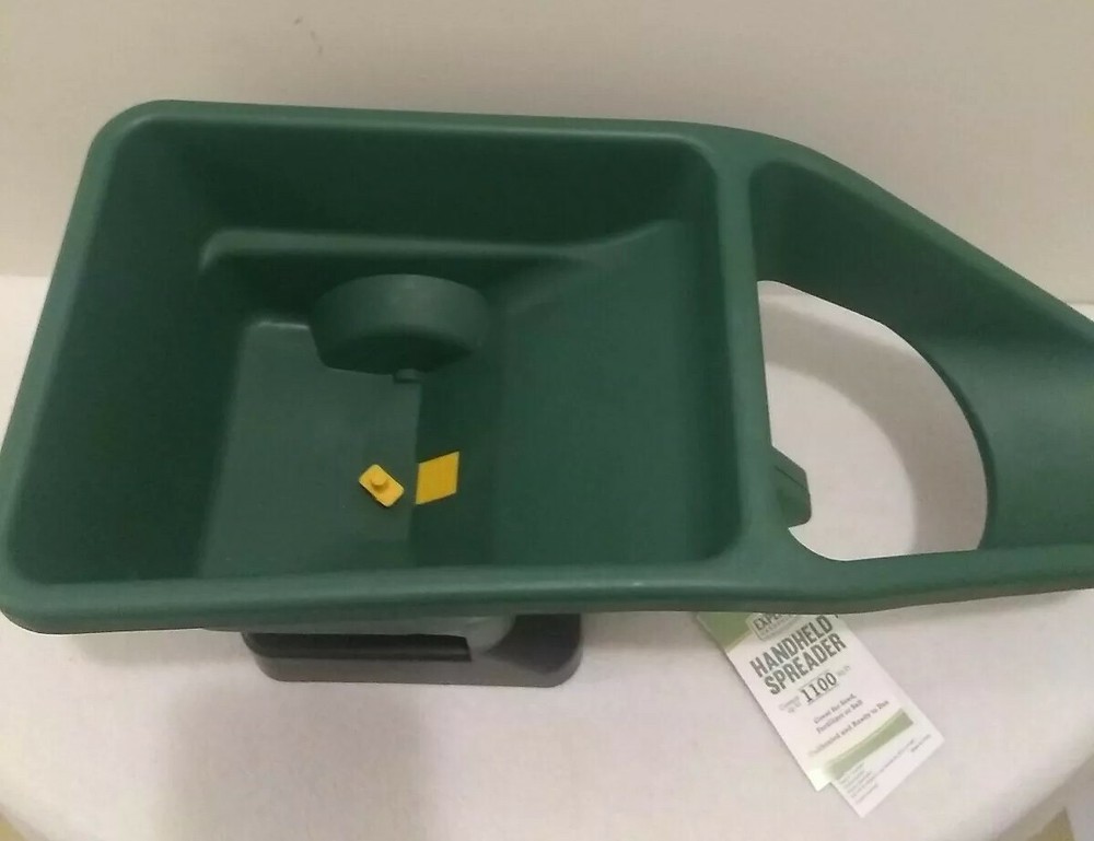 Expert Gardner Handheld Spreader - NWT