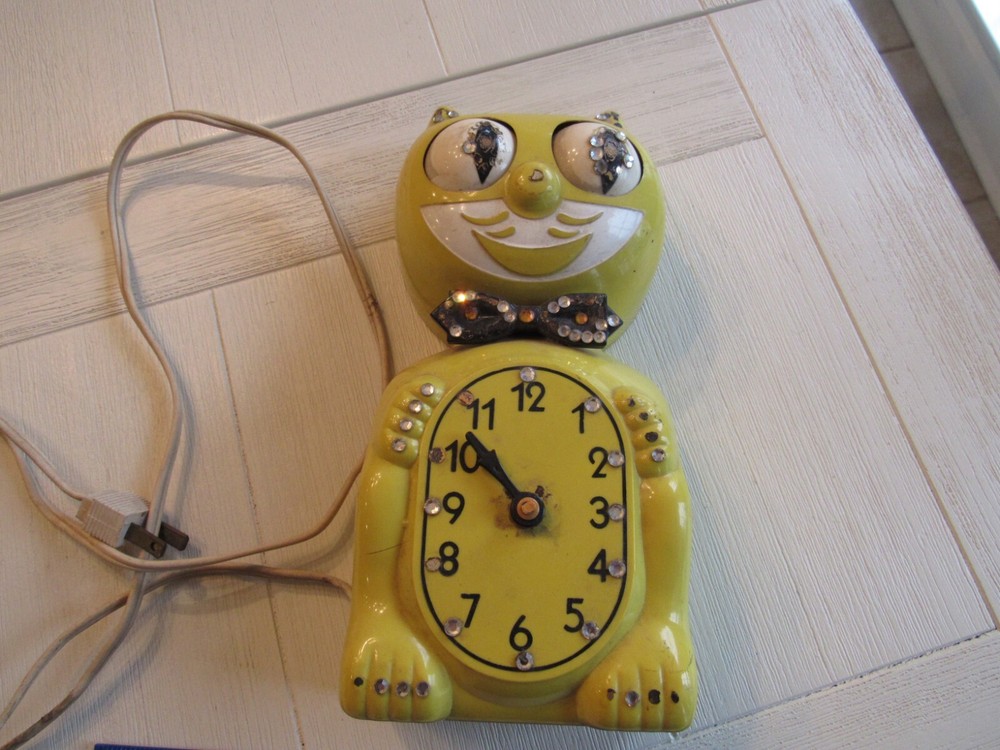 Antique Kit Cat Clock Electric Yellow