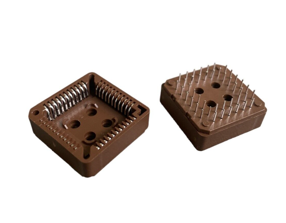 1 PCs CONNECTOR PLCC IC SOCKET 44 POSITION POS THROUGH HOLE PLCC44 PLCC-44