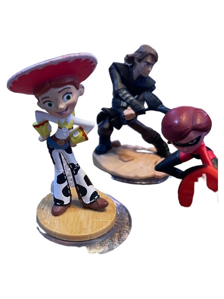 Lot 10 Disney Infinity Figures