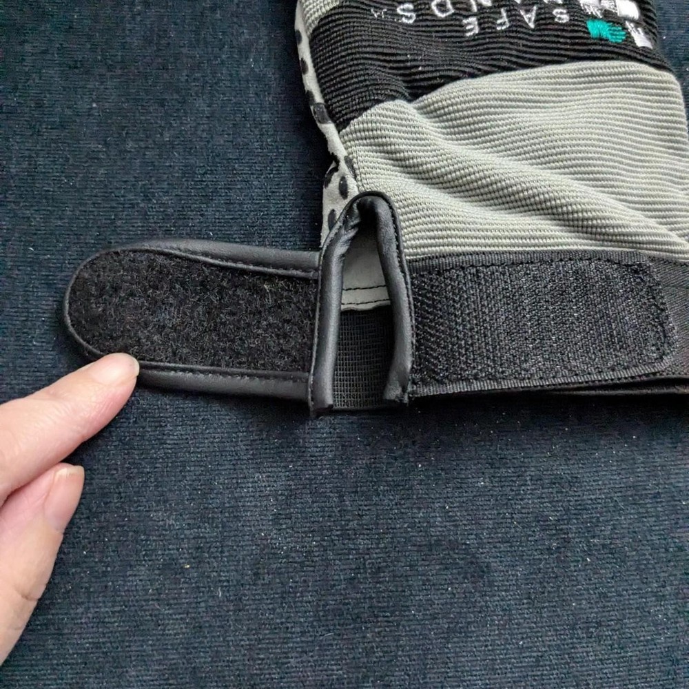 Safe Hands Hook and loop closure Mechanics Gloves Size M
