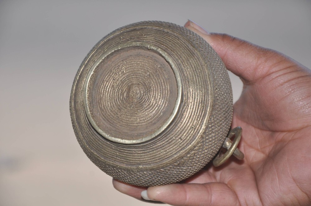 Brass Unique Shape Dot Design Engraved Work Handcrafted Powder/Pill Box