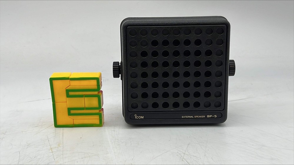 iCom SP-5 External Speaker, 5 Watt, 4 Ohm (Used)