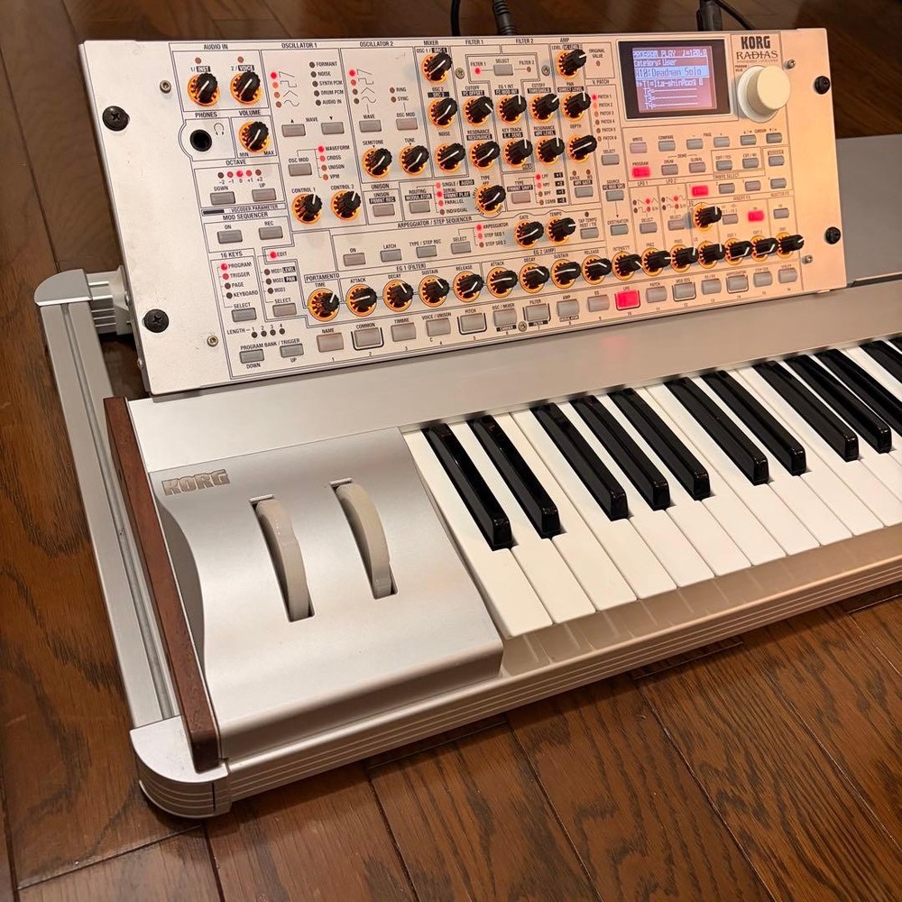 KORG RADIAS KEYBAORD Synth