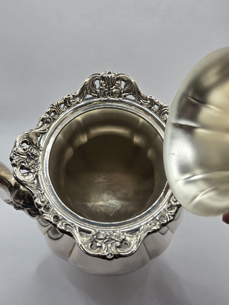 Wallace 1200 sterling silver plate. 5pc. comlplete tea service, nice condition!