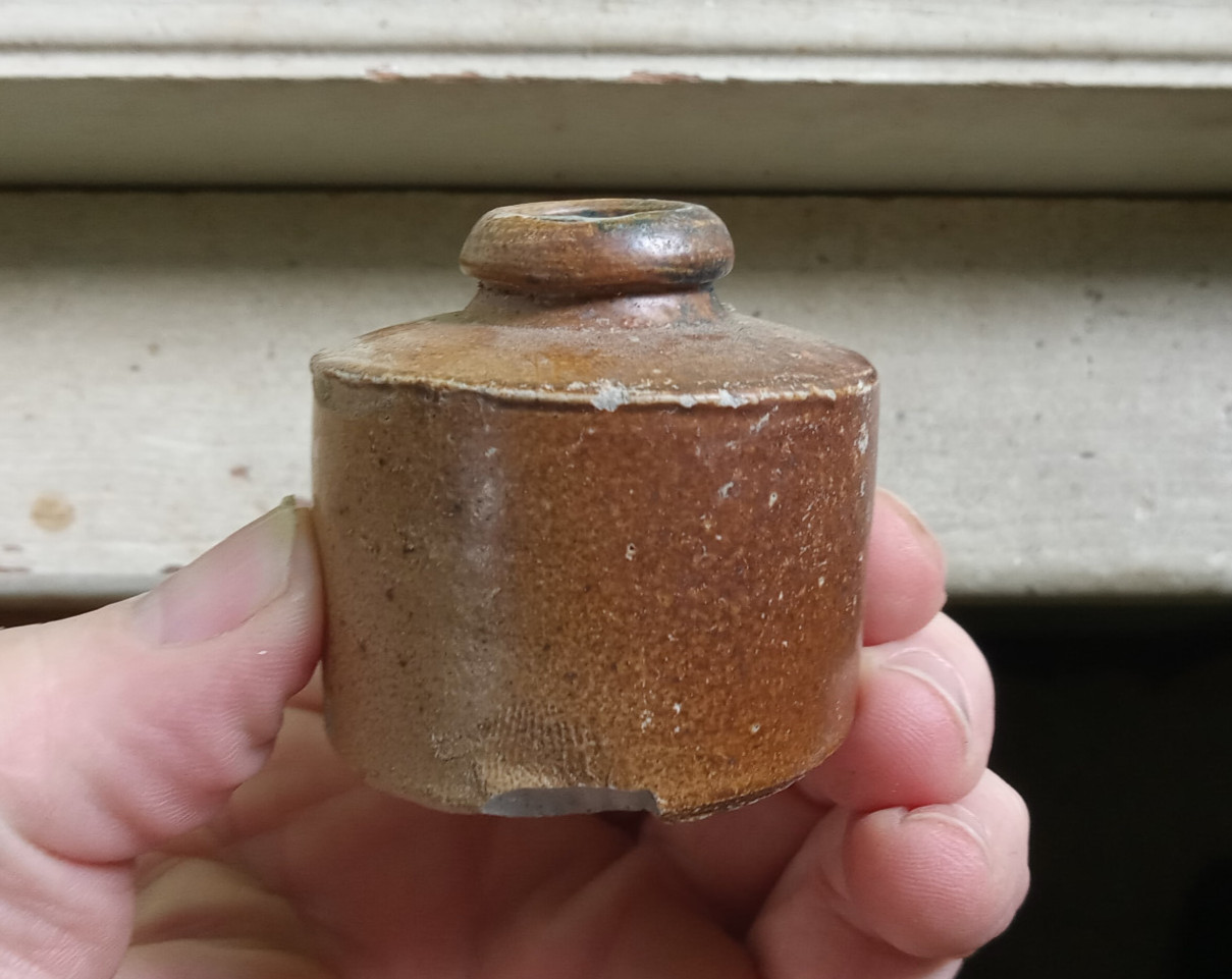 1860s BROWN LARGER STONEWARE INK BOTTLE DUG IN CIVIL WAR ERA ST.LOUIS PRIVY