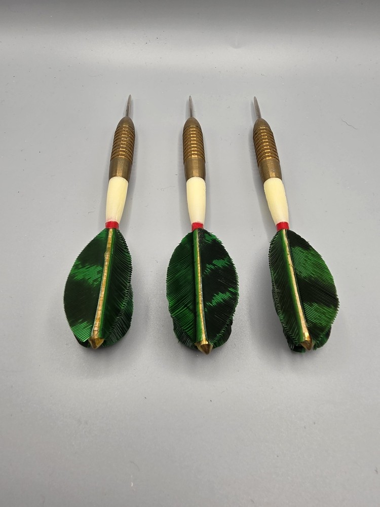 Vintage Unicorn Green/Black Feather Darts With Case- Code 03225
