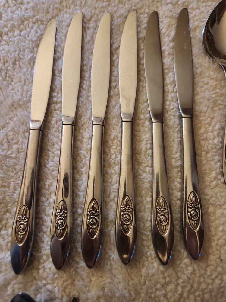 Flatware Onedia 🌹Rose Pattern Rogers 1881 Set Of 30
