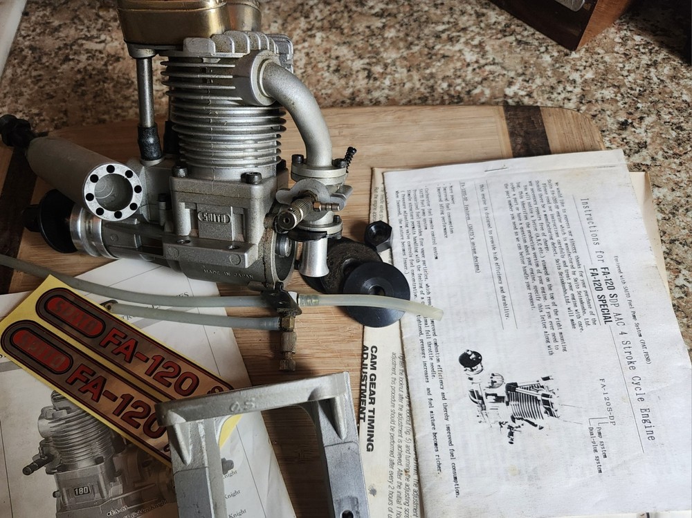 SAITO FA-120S 4 Stroke Hemi Glow Engine. 20cc