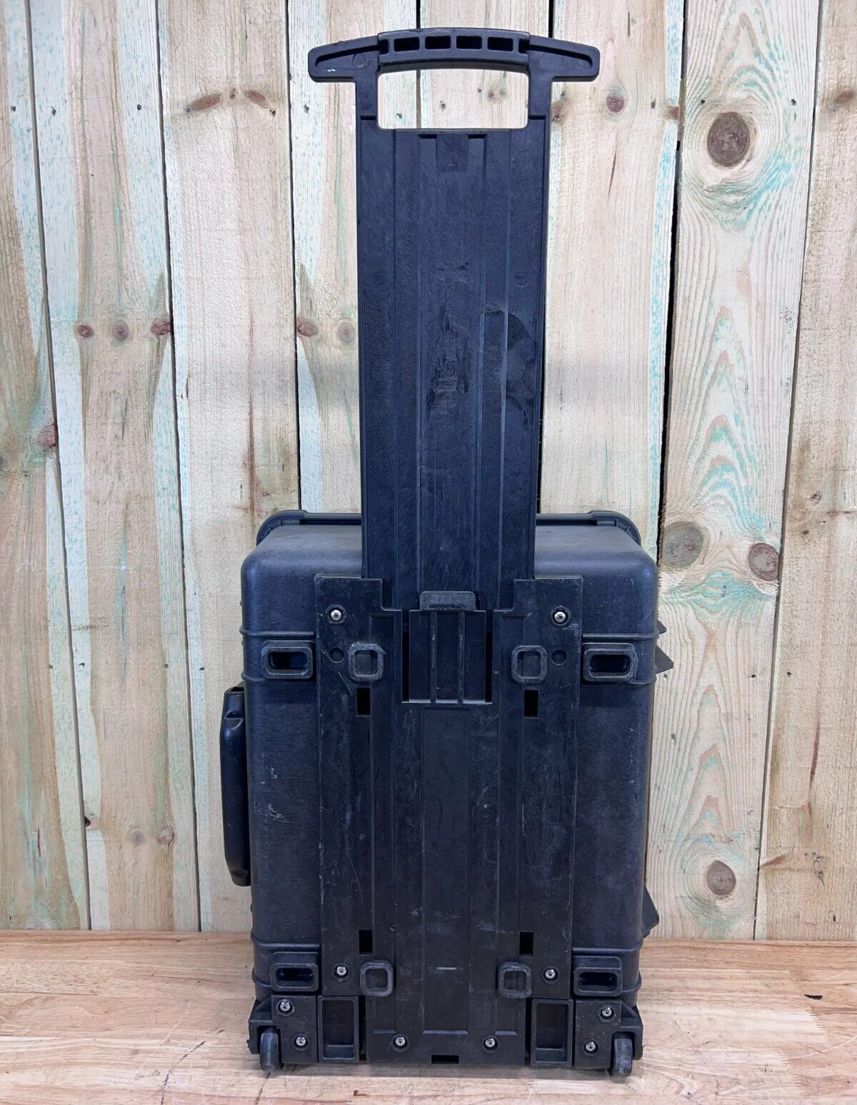 Pelican 1560 Waterproof Rolling Carry On Case Black Used Condition BC