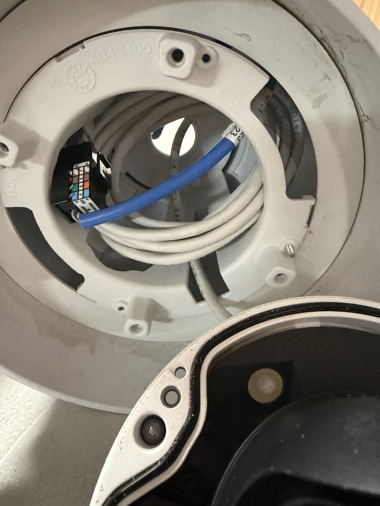 Axis M3026-VE Network Camera POE