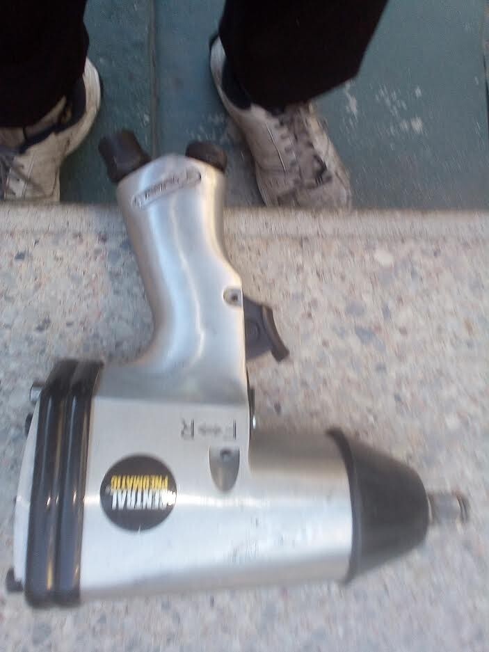 Compressed Air  CENTRAL  PNE-UMATIC IMPACT SOCKET GUN 1/2 in never used 