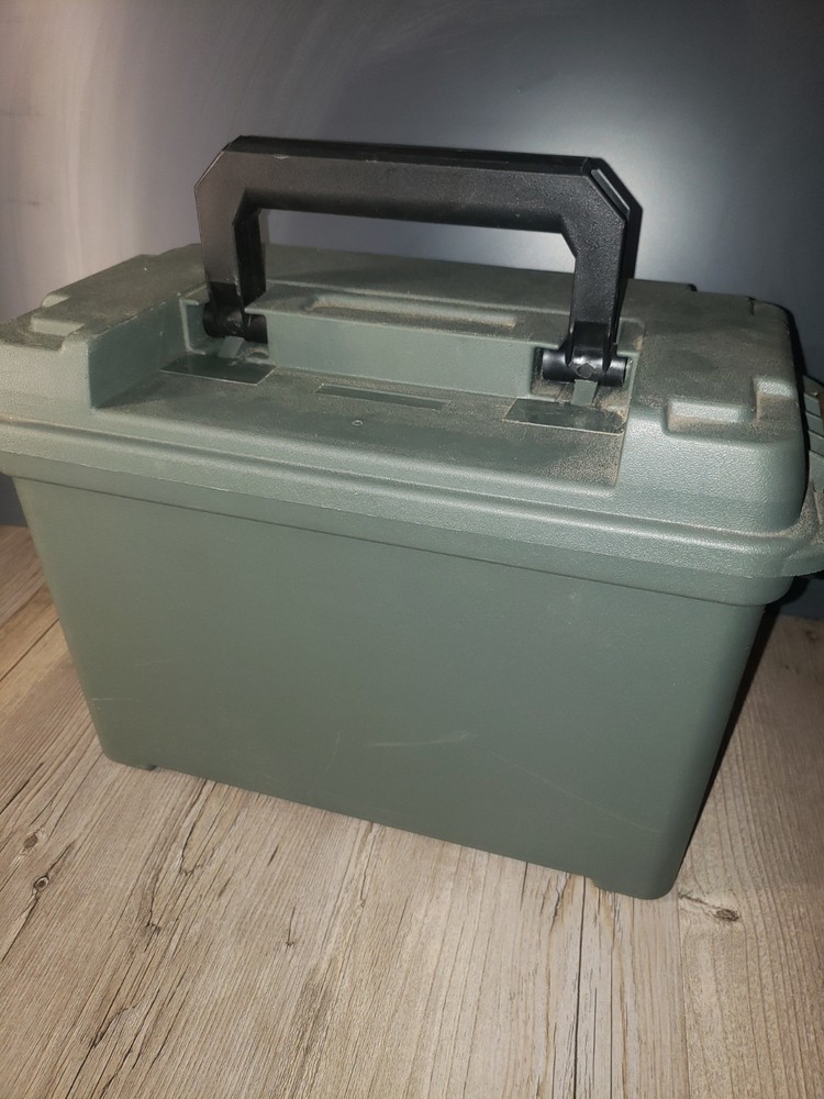 Cabelas Utility Box Green