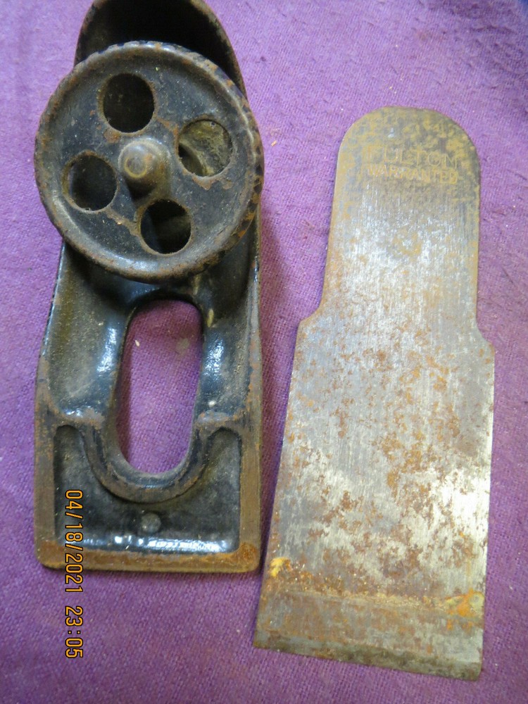 2 VINTAGE BLOCK PLANES FULTON & 110