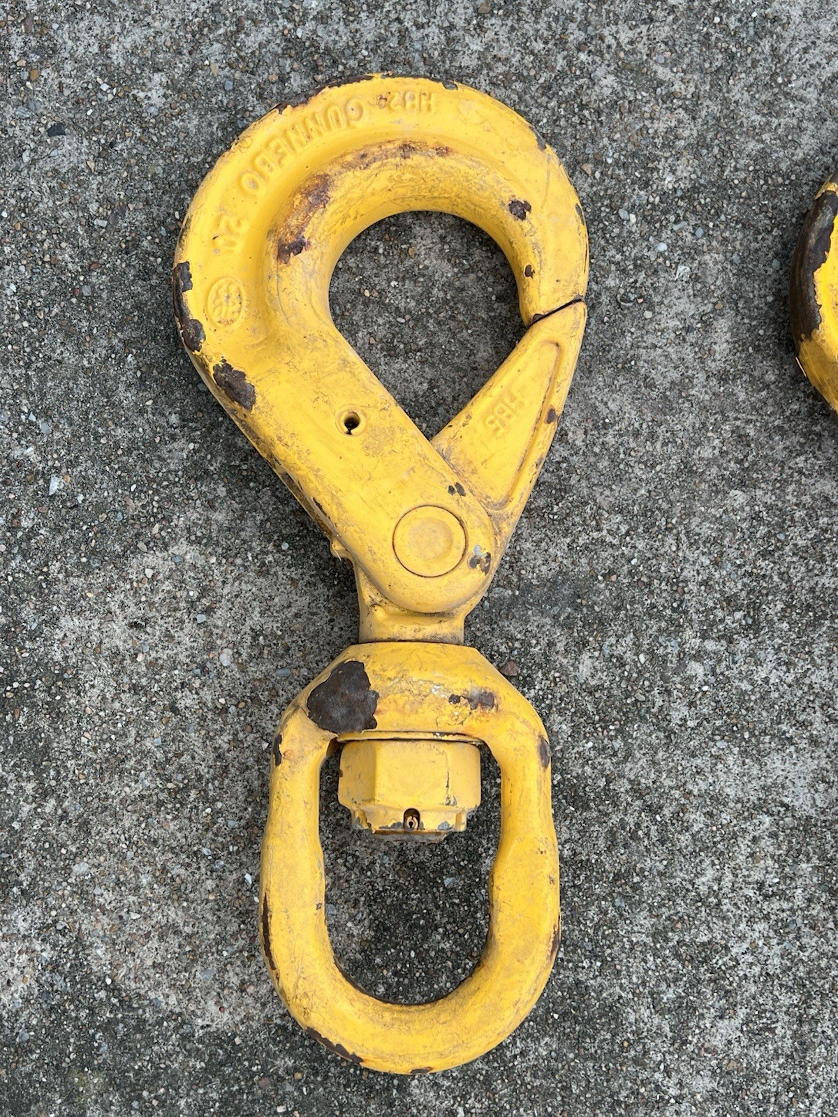 Gunnebo Hook Self Locking Swivel 18 20