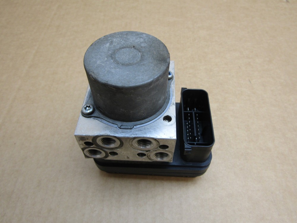Yamaha MT-125 ABS 2015 38,166 miles ABS pump control unit module (13695)