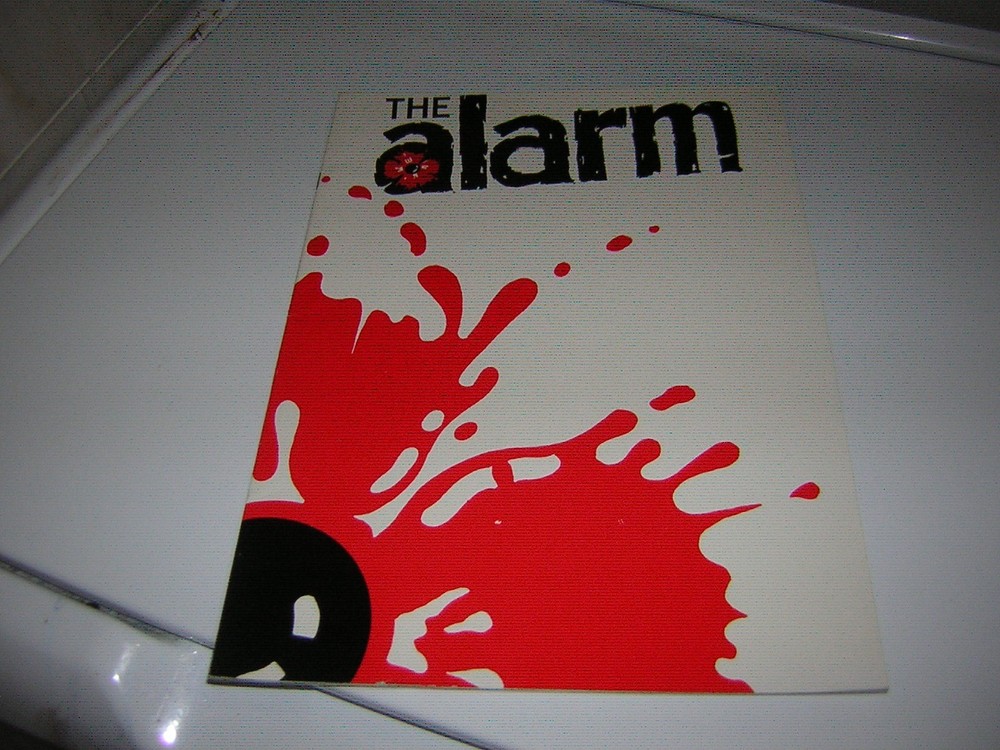 THE ALARM TOUR BOOK /TOUR PROGRAM ABSOULUTE TOUR 1985 MIKE PETERS VINTAGE