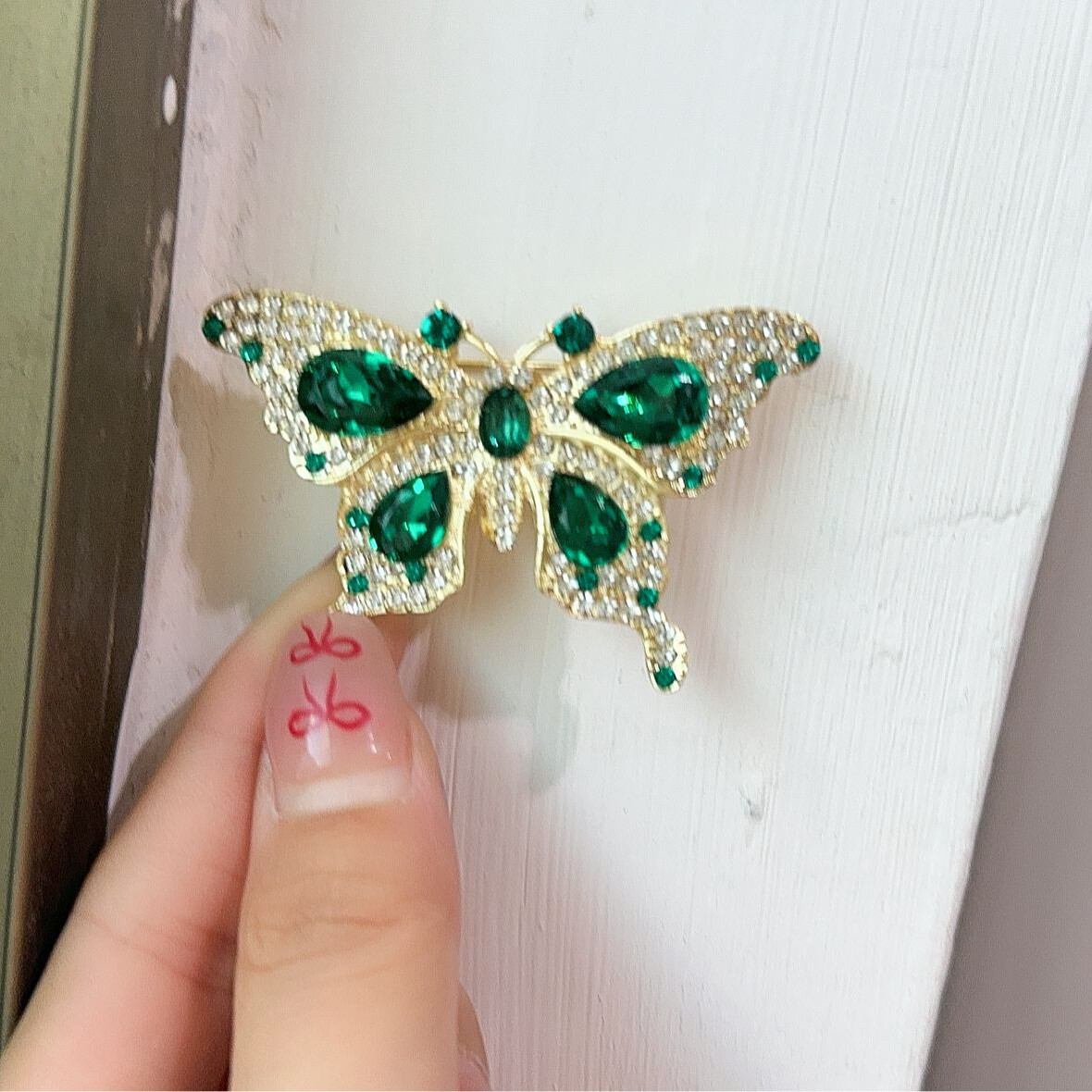 Elegant Vintage Green Butterfly Brooch Pin - Rhinestone Accessory for Women