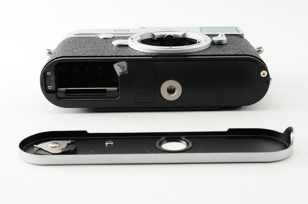 【MINT】Leica M10-R 40MP Full-Frame Rangefinder Camera – Silver Chrome #1588A