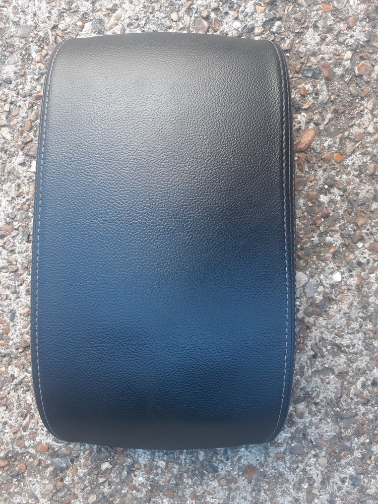 Ford Mondeo Mk4 Armrest Black Leather White Stitching