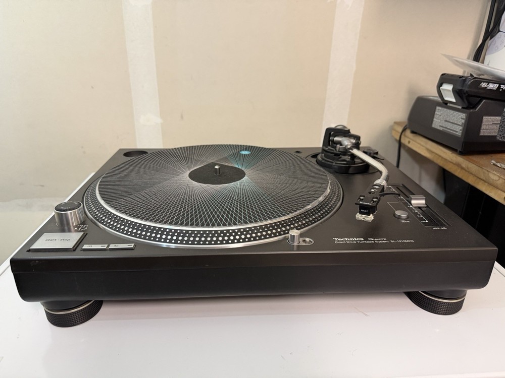 Technics sl-1210mk5 Turntable Black
