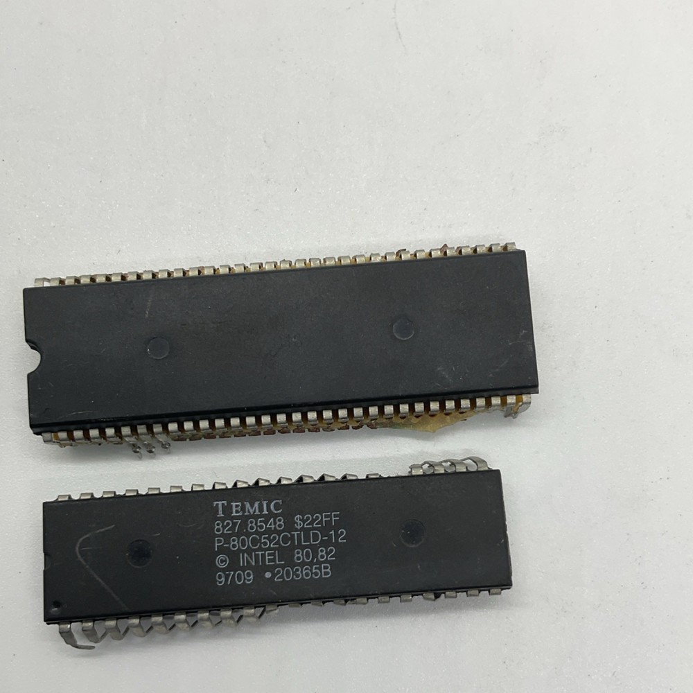 TEMIC P-80C52CTLD-12 Microcontroller IC Parallel Through-Hole 40 Pins