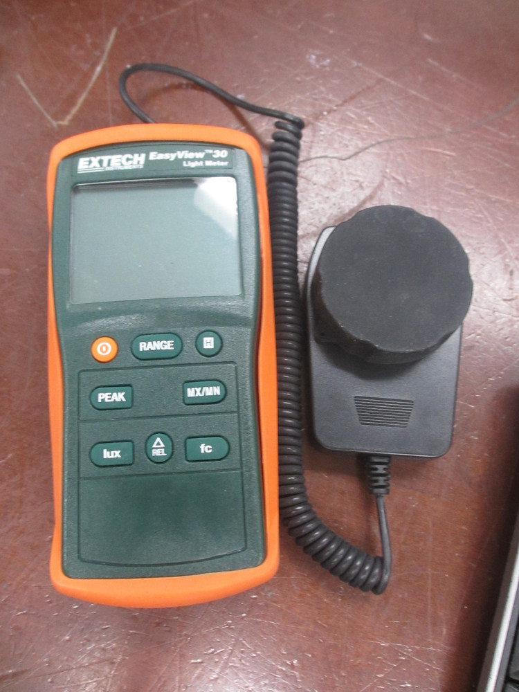 Extech EA30 Calibrated Easy View Wide Range Light Meter