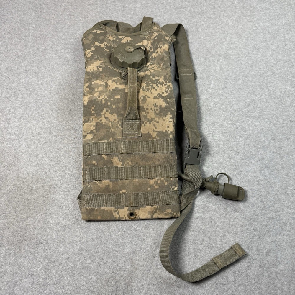 Molle 2 Hydration System Carrier US Army Tactical Utility