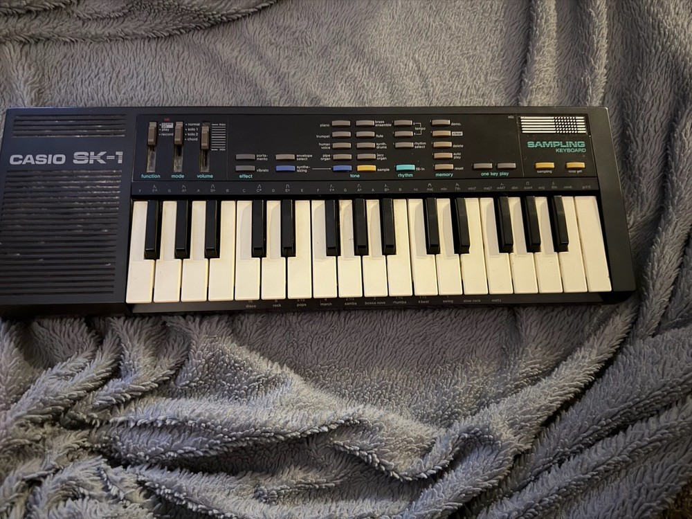 Casio SK-1 Portable 32 Key Sampling Keyboard
