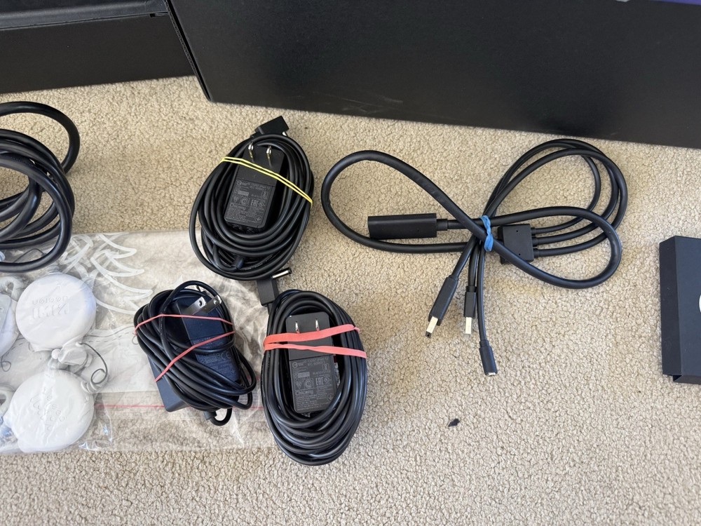 Valve Index Full Kit PC Console VR Headset With Original Box 2 Dead Pixels READ