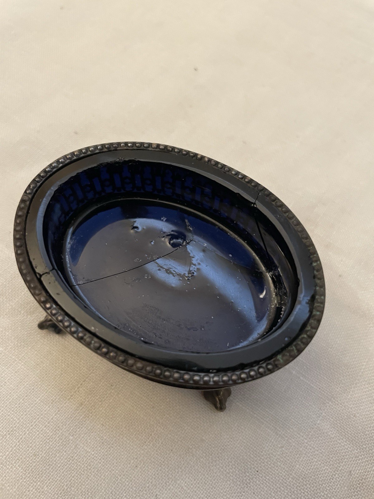 4 Victorian Sterling Silver Colbalt Salt Cellars with spoons (2 Stlg) 156g .925